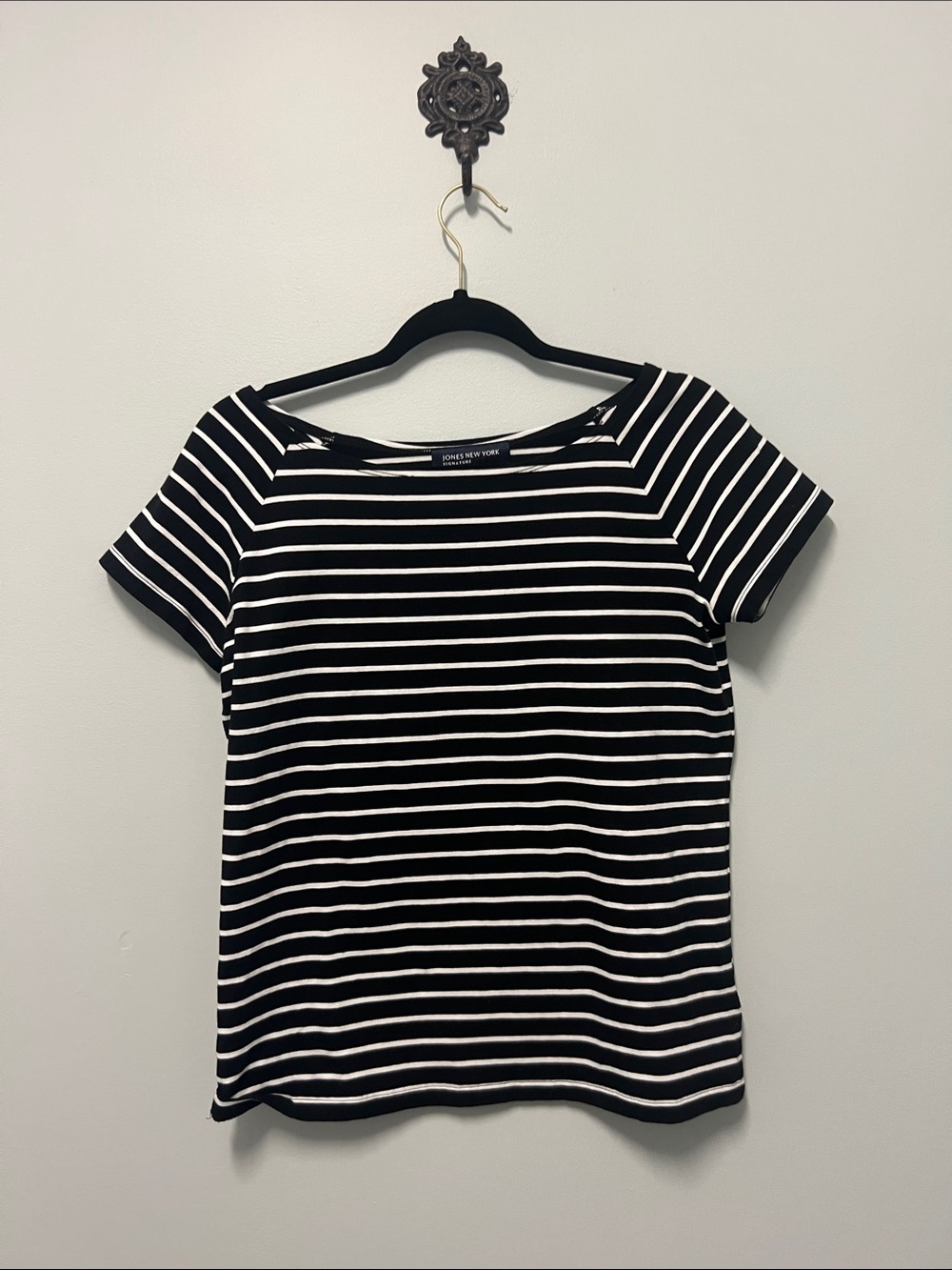 Classic Jones New York Black and White Striped Short Sleeve Tee